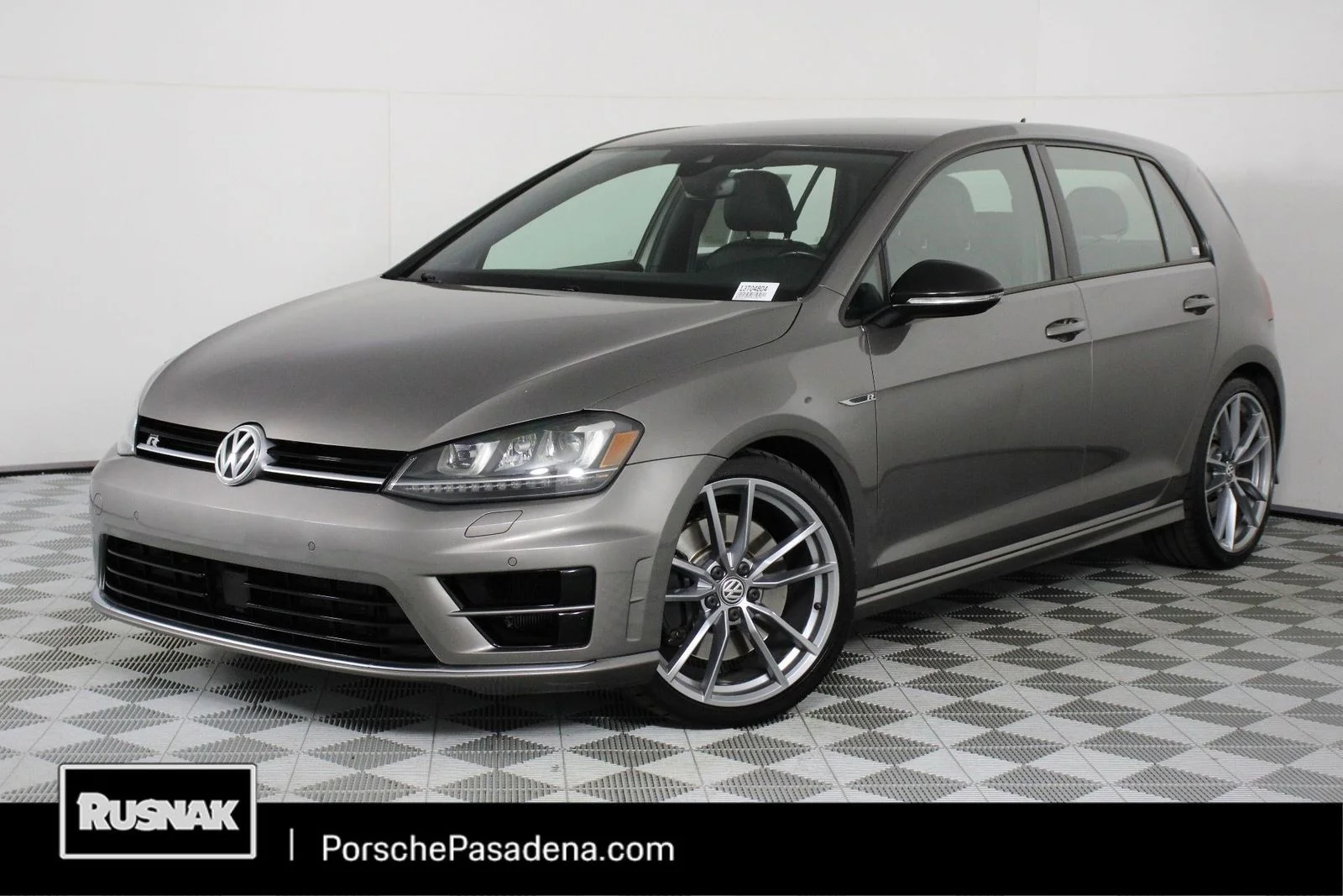 2017 Volkswagen Golf R R