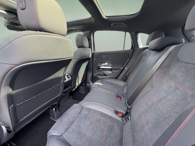New 2026 BLACK Mercedes-Benz GLA 250 image 22