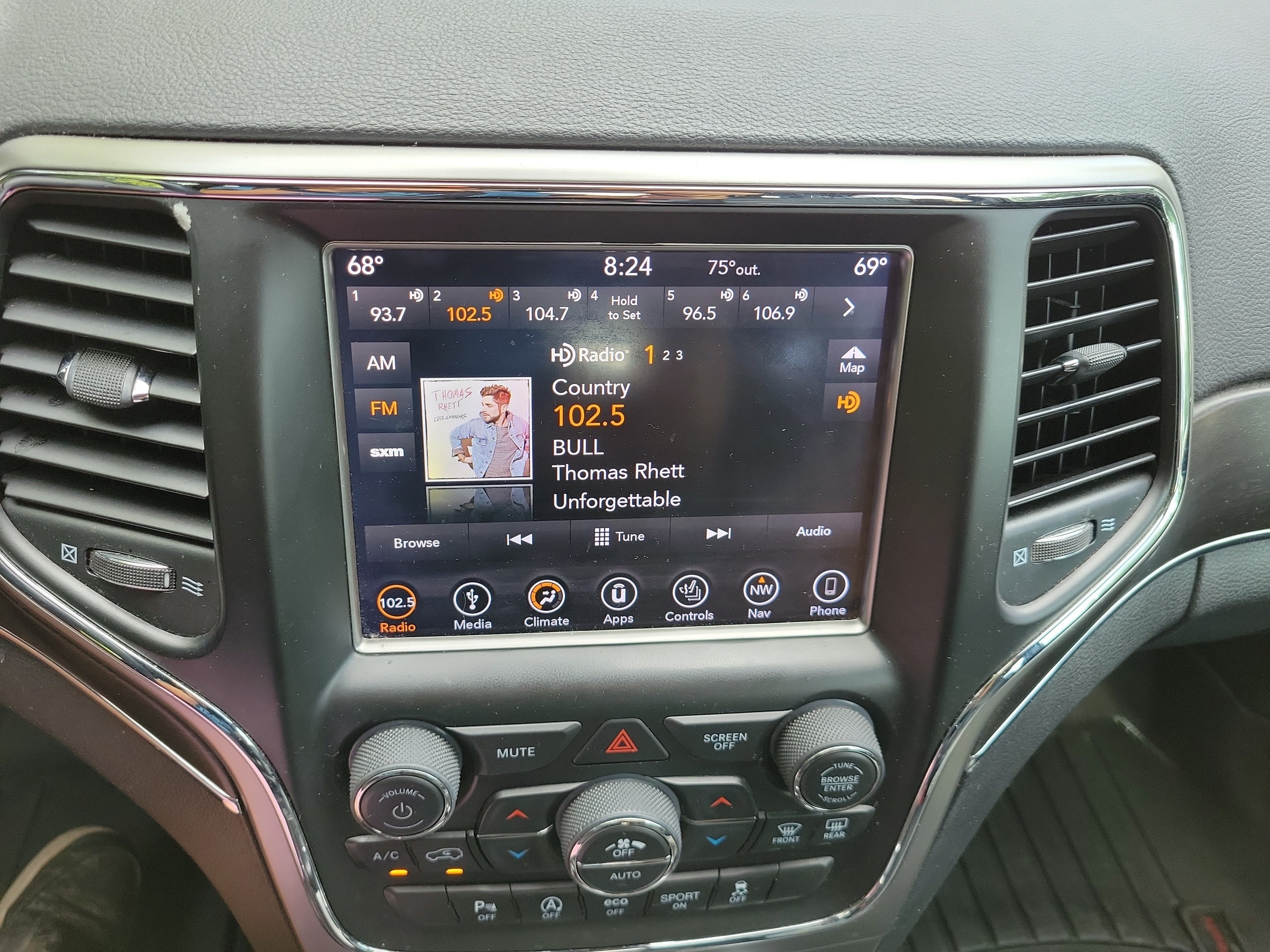Used 2018 Bright White Clearcoat Jeep Limited image 18