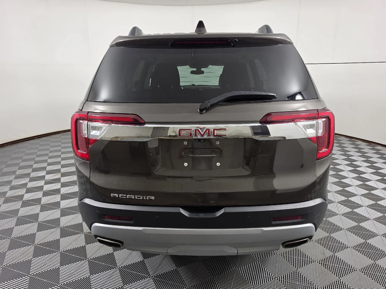 Used 2020 Smokey Quartz Metallic GMC SLE image 9