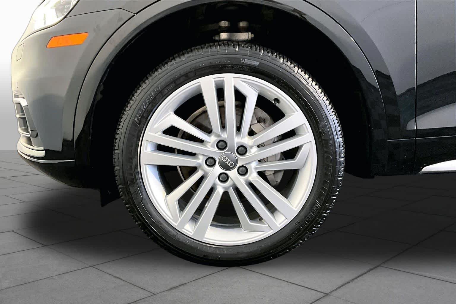 Used 2020 Mythos Black Metallic Audi Premium Plus image 11