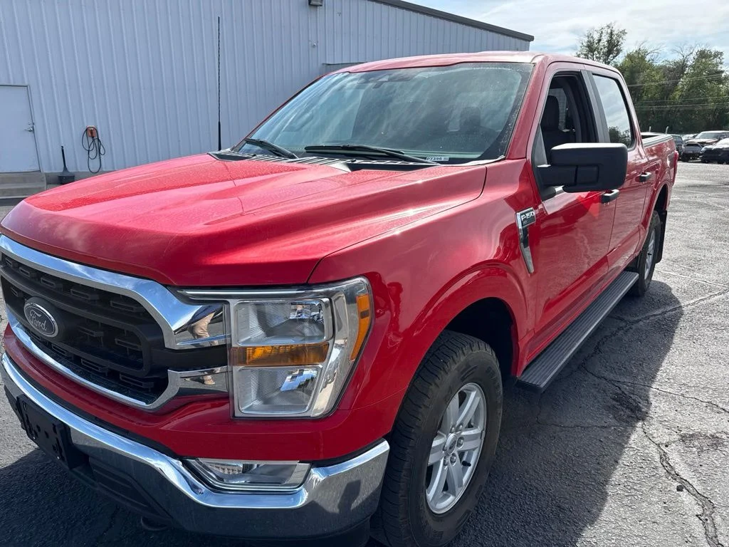 Used 2022 Race Red Ford XLT image 18