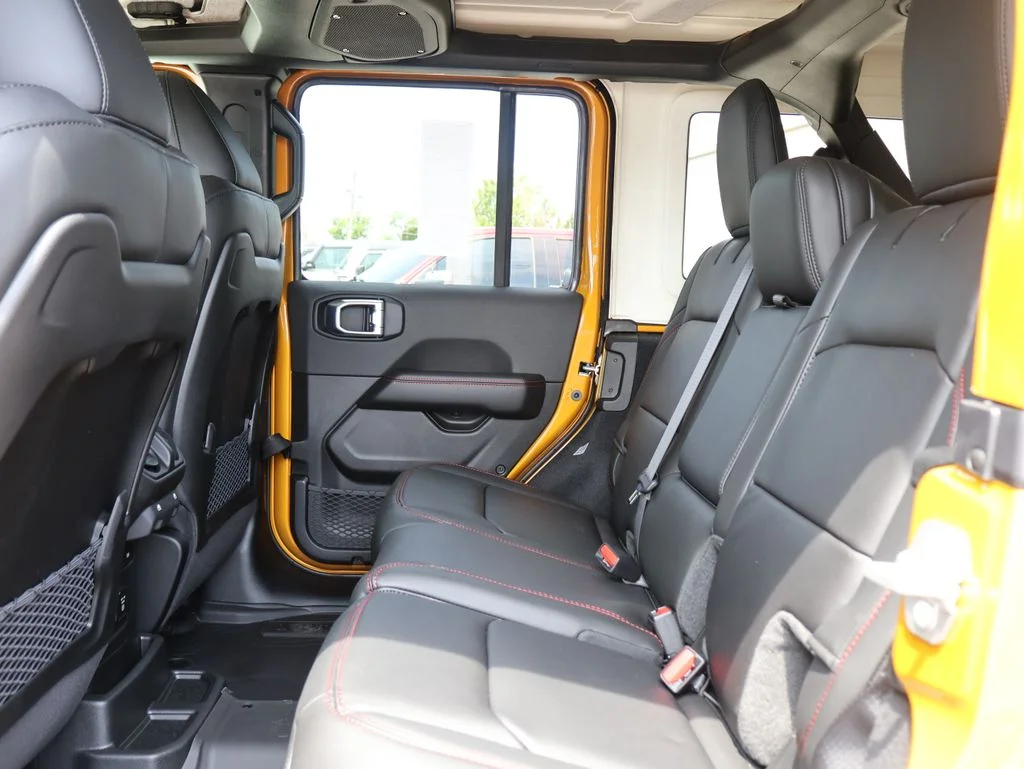 New 2026 Goldilocks Exterior Paint Jeep Rubicon image 17