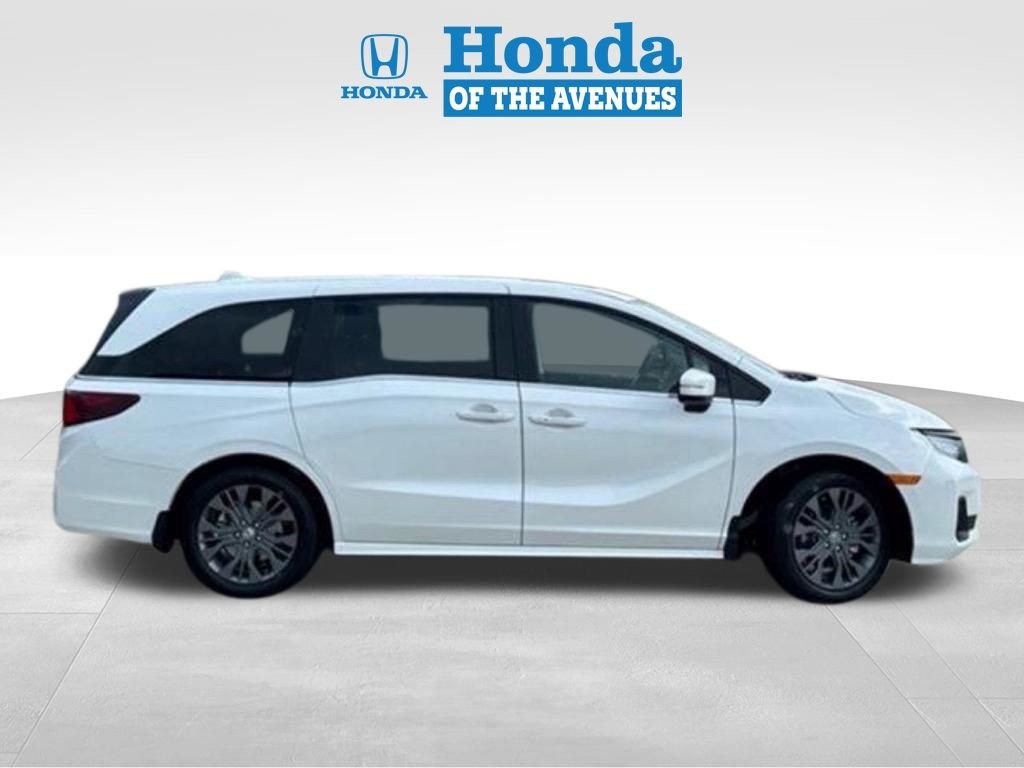 New 2026 Platinum White Pearl Honda Touring image 4
