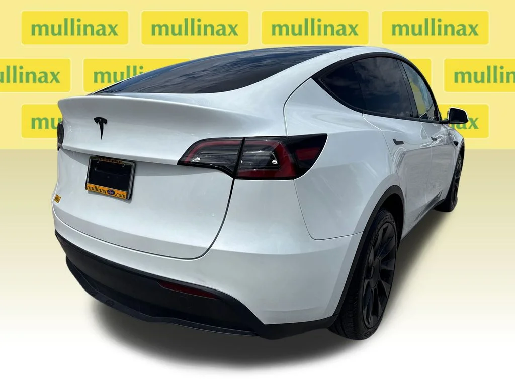 Used 2024  Tesla Long Range image 4