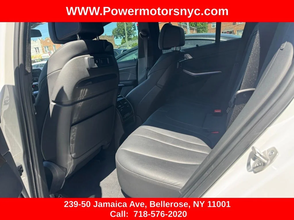 Used 2022 White BMW sDrive40i image 36