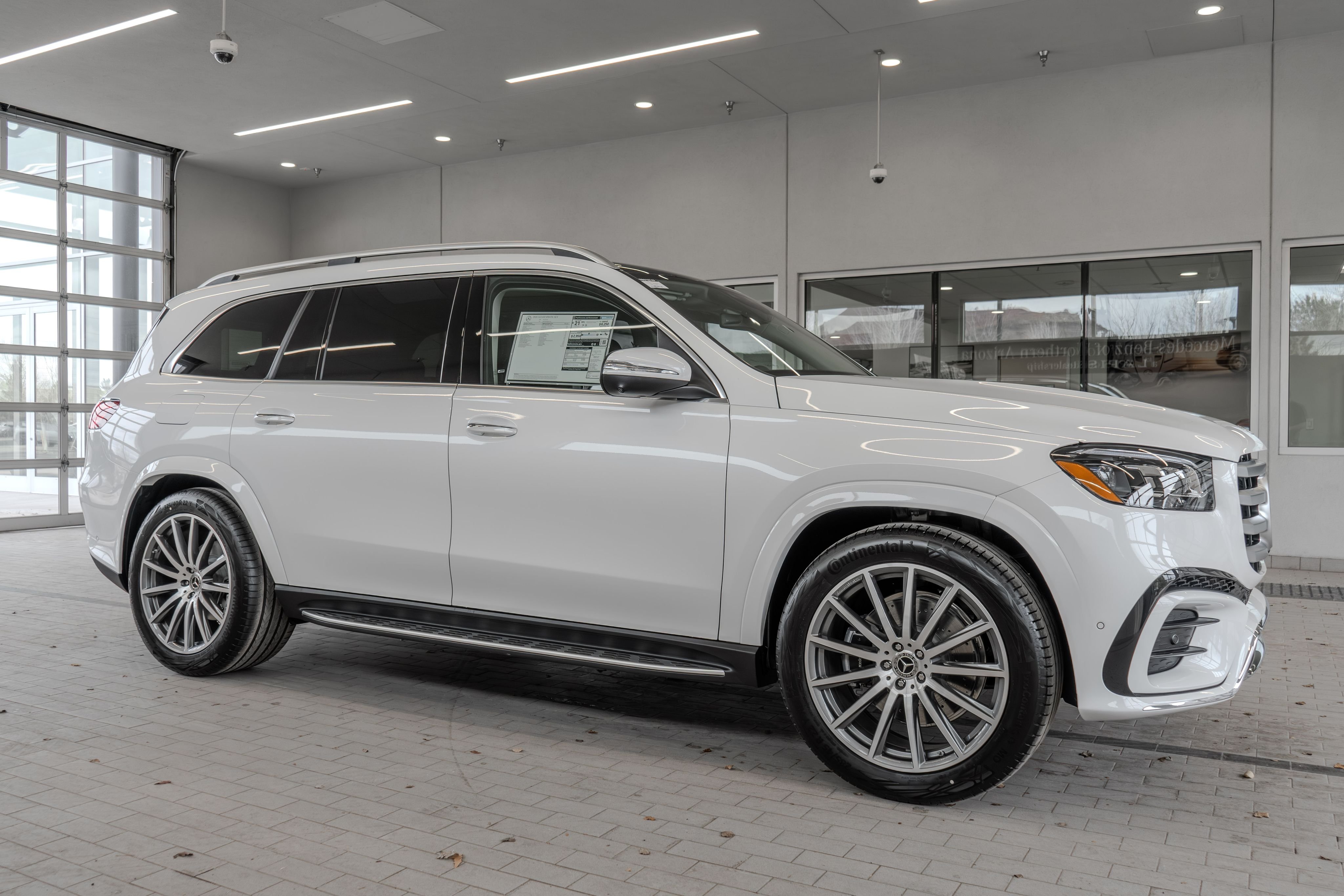 New 2026 MANUFAKTUR Moonlight White Metallic Mercedes-Benz GLS 450 image 12