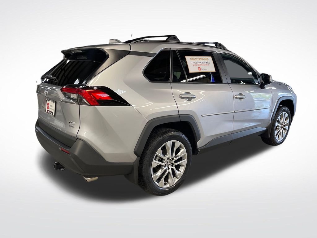 Used 2024 Silver Toyota XLE Premium image 5