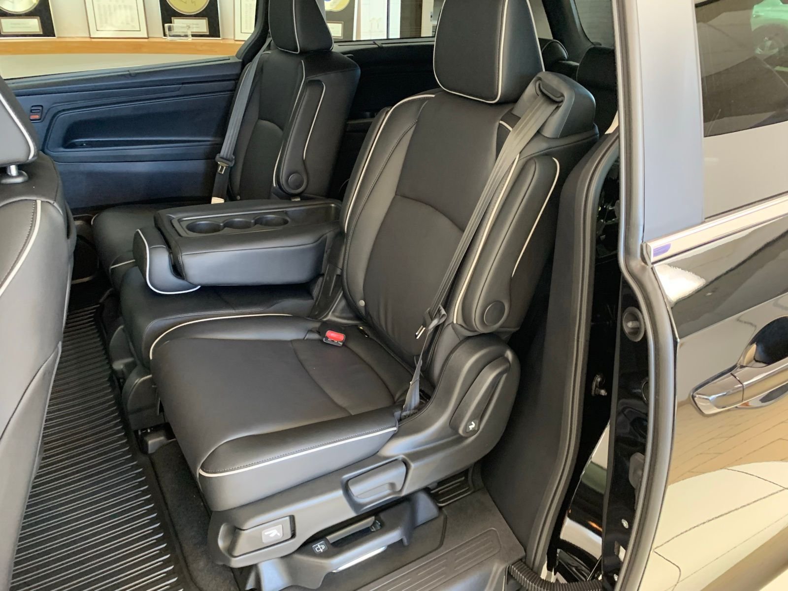 2026 Honda Odyssey Touring - Photo 30