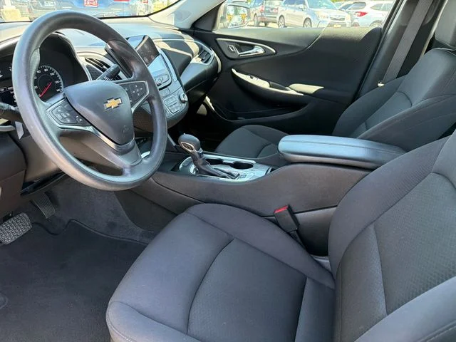 Used 2024 Gray Chevrolet LT image 19