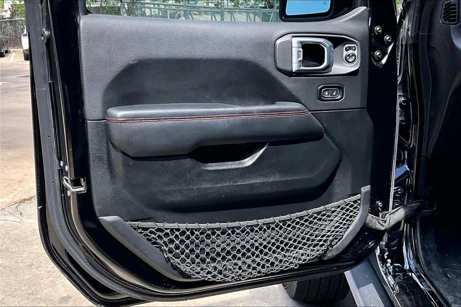 Used 2020 Black Clearcoat Jeep Recon image 38