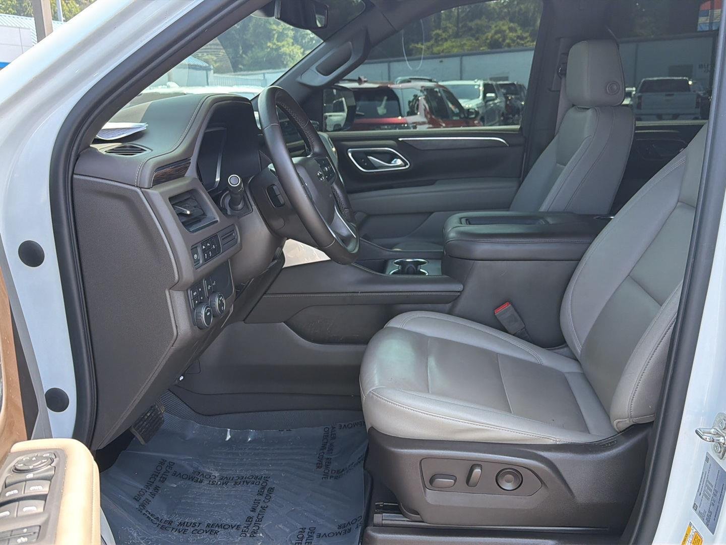 Used 2023 Summit White Chevrolet Z71 image 10