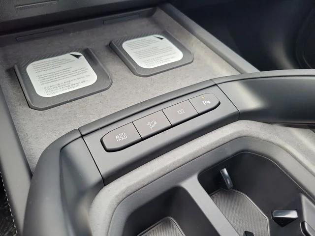 New 2027 Glacial White Pearl Kia X-LINE SX image 30