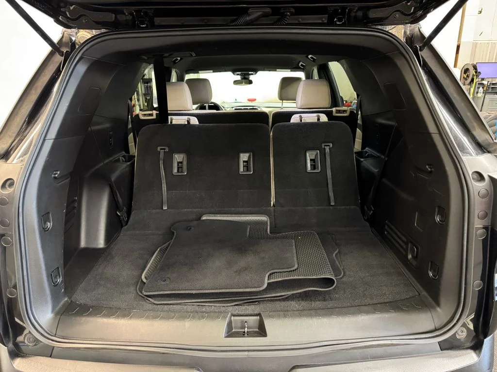 Used 2022 Black Chevrolet LS image 7