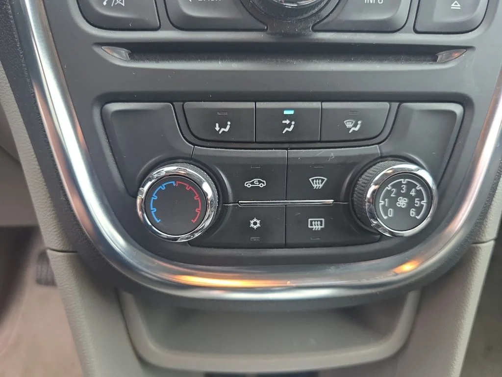 Used 2015 White Pearl Tricoat Buick Base image 17