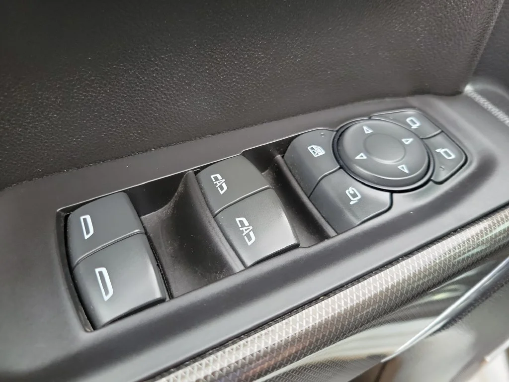 Used 2021 White GMC AT4 image 19