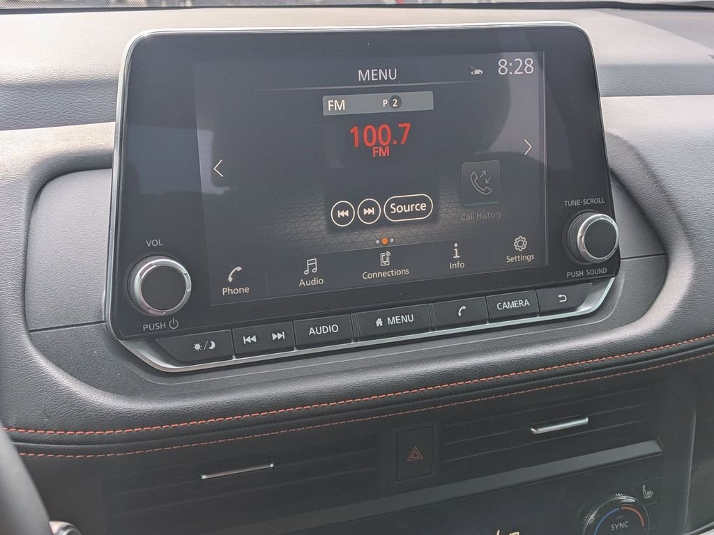Certified Used 2025 Boulder Gray Pearl Nissan Rock Creek image 13