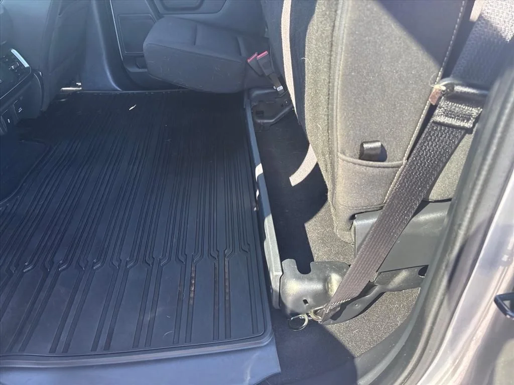 Used 2023 Silver Ford XLT image 19