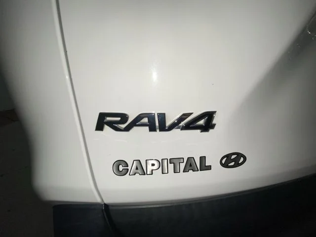 Used 2021 White Toyota XLE image 26