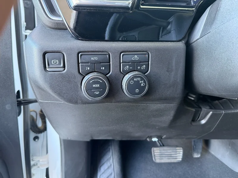 Used 2023 Summit White Chevrolet LT image 13