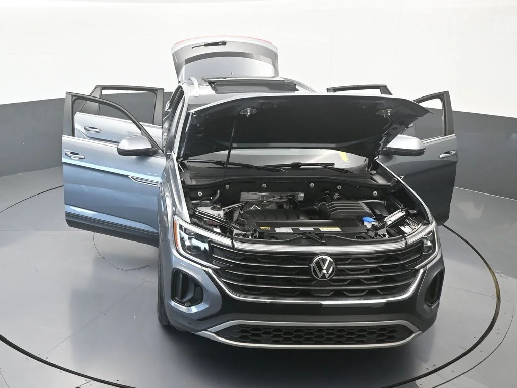 Used 2025 Platinum Gray Metallic Volkswagen 2.0T SE w/Technology image 78