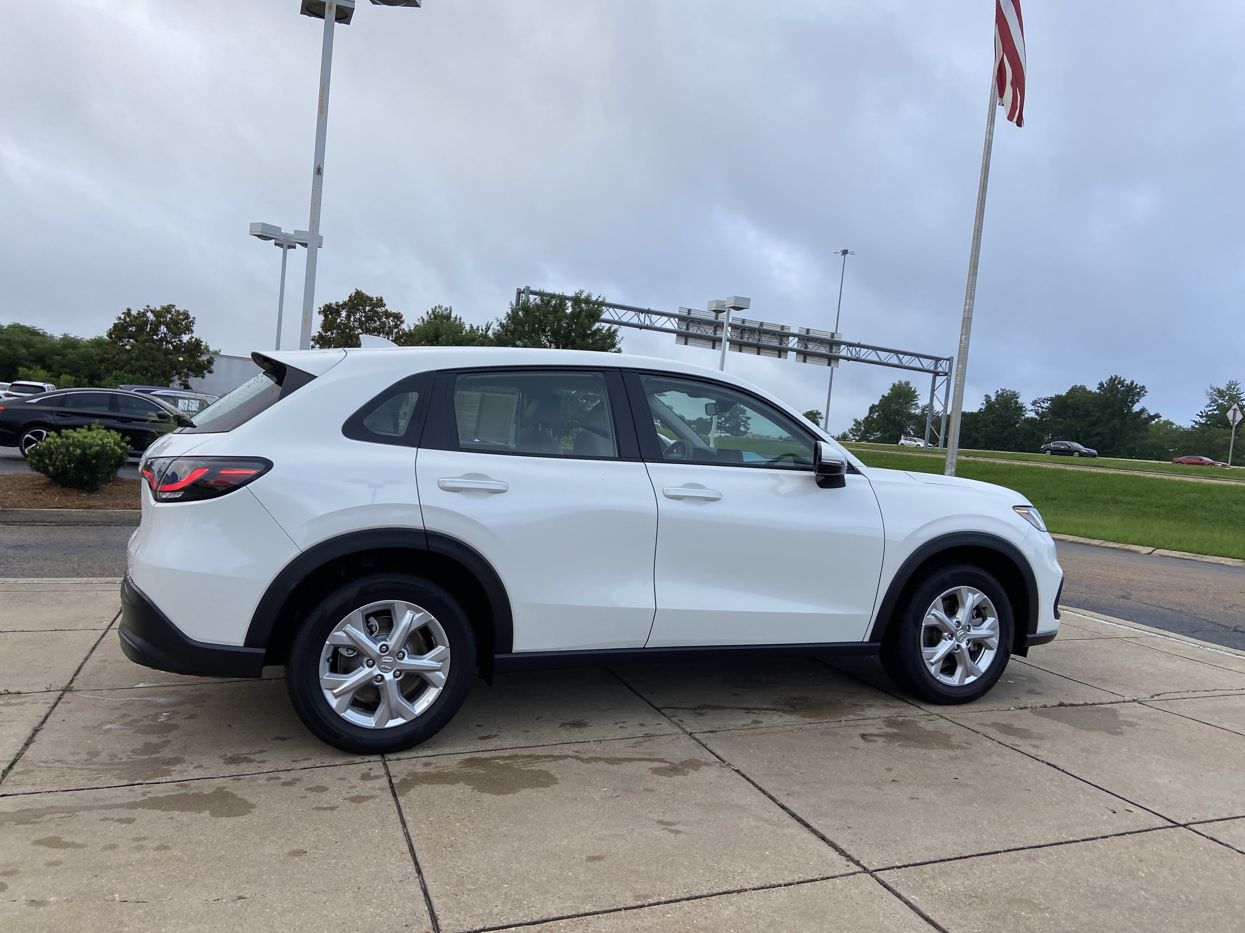 Used 2025 Platinum White Pearl Honda LX image 12