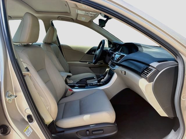 Used 2014 Silver Honda EX-L image 14