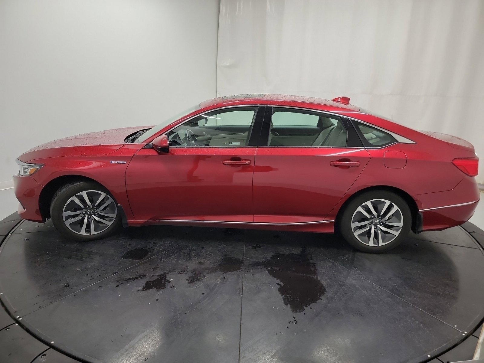 Used 2021 Radiant Red Metallic Honda EX-L image 4