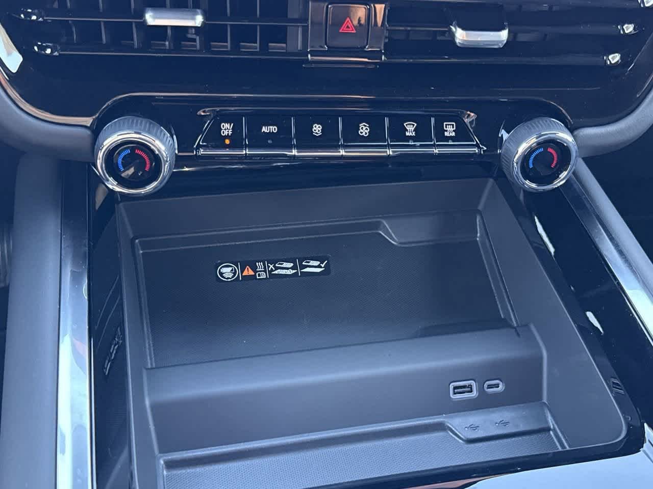 2026 Chevrolet Suburban Premier - Photo 20