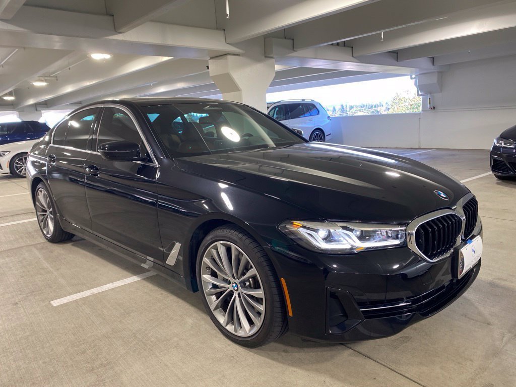 Used 2023 Black Sapphire Metallic BMW 540i xDrive image 3