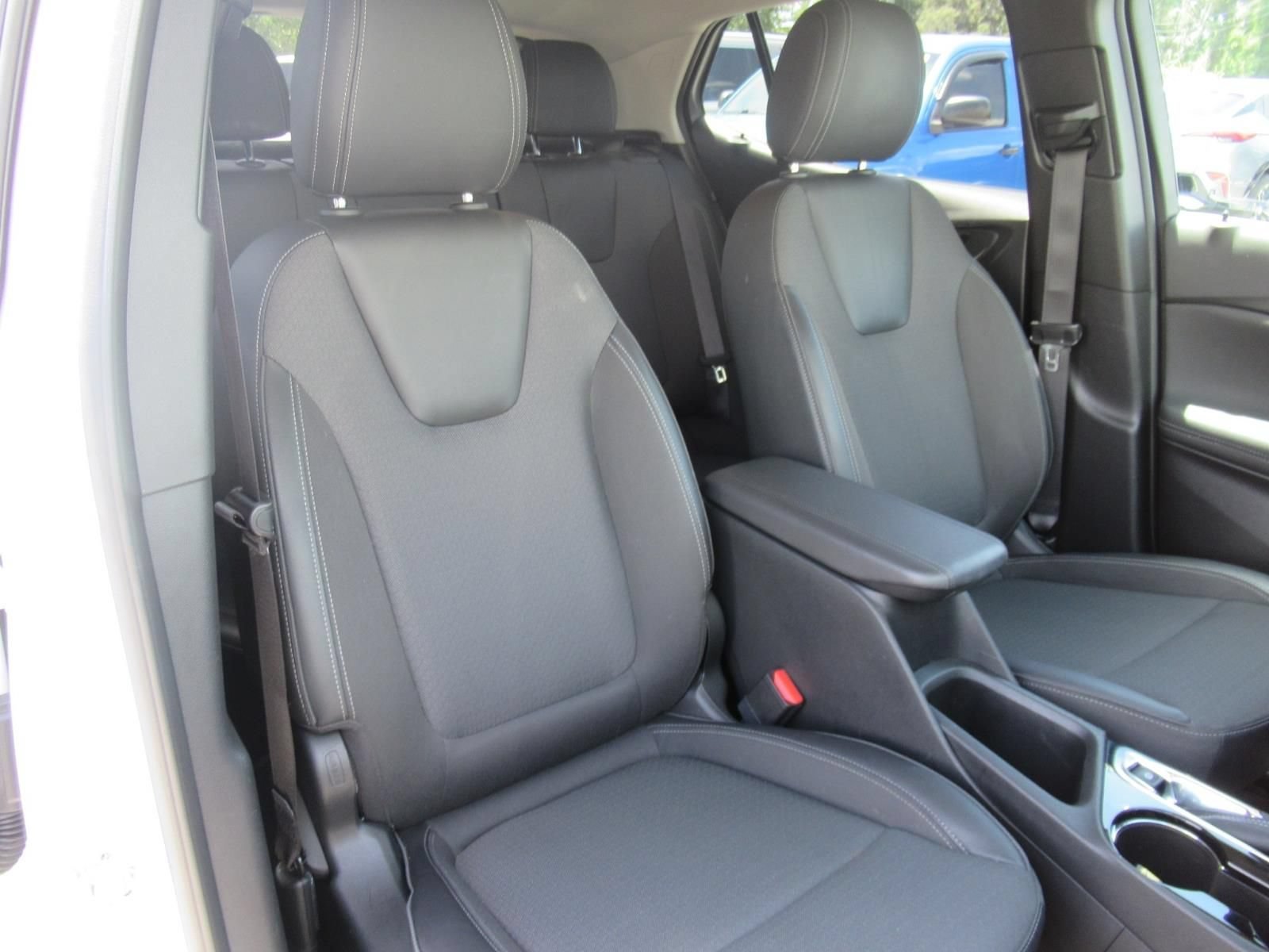 Used 2023 SUMMIT WHITE Buick Preferred image 9