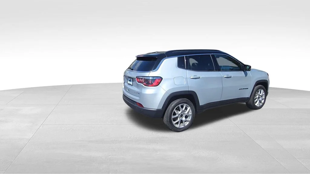 Used 2025 Silver Jeep Limited image 8