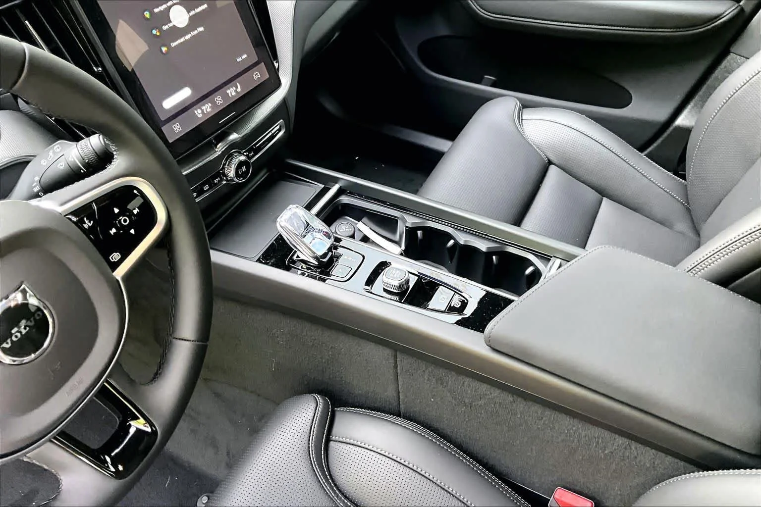 New 2026 ONYX BLACK Volvo Ultra Black Edition image 10