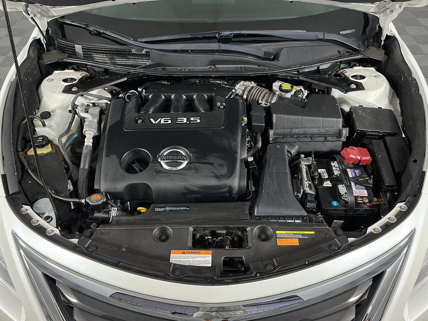Used 2013 Pearl White Nissan 3.5 SL image 16