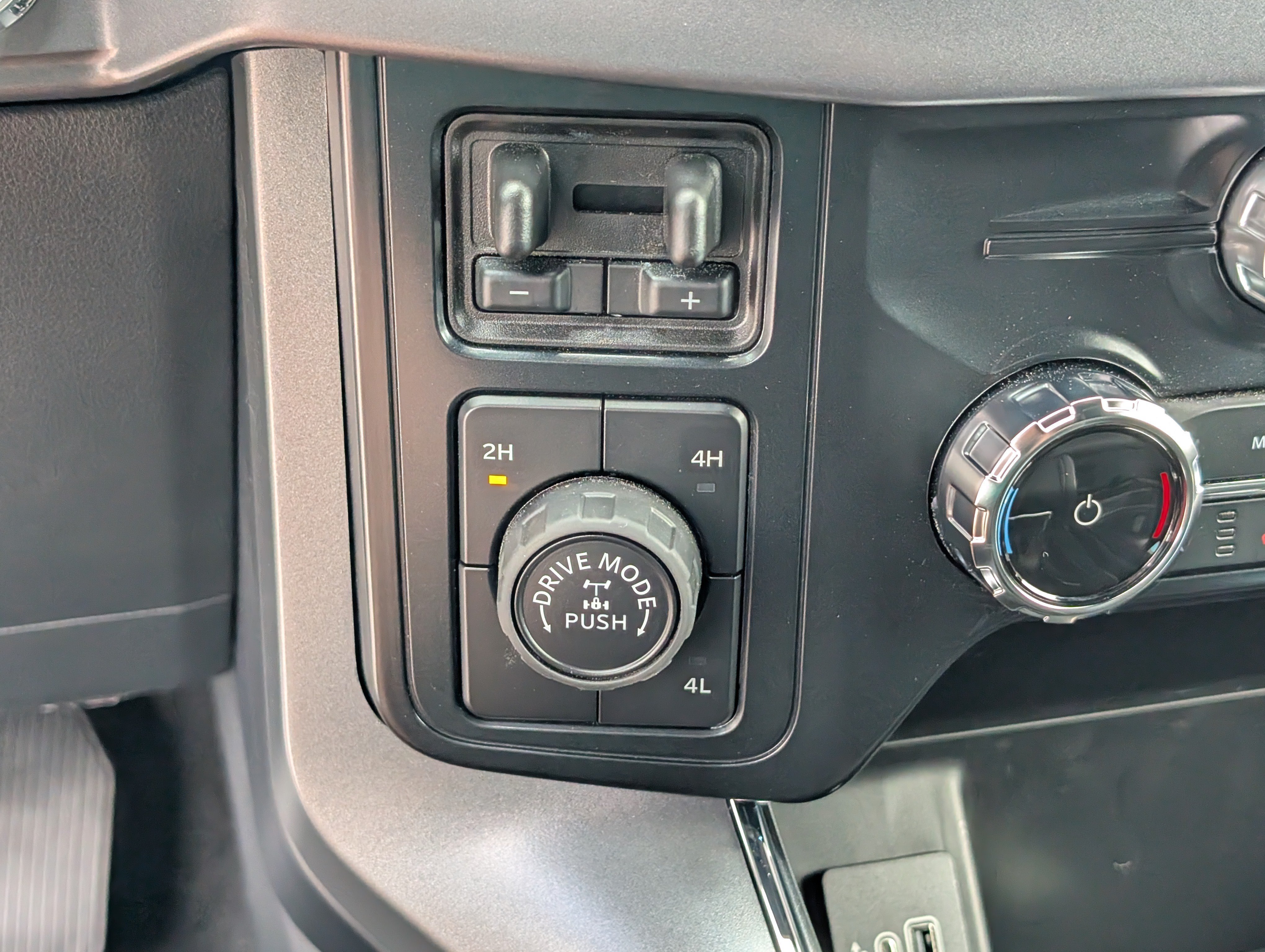 New 2026 Avalanche Ford XLT image 30