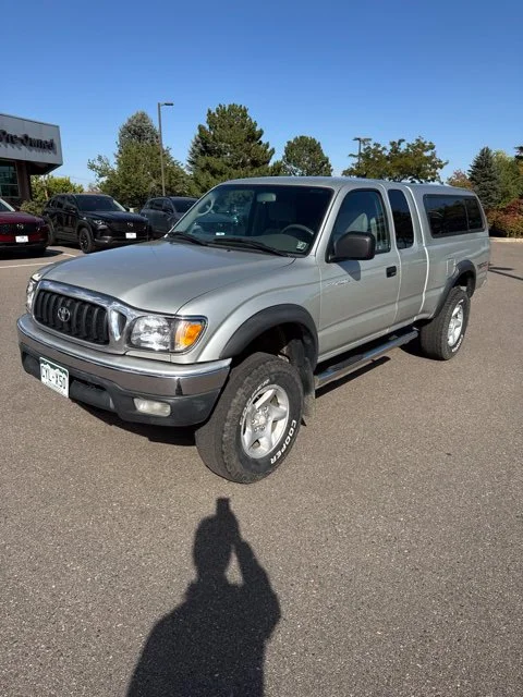 Used 2004 Silver Toyota Base image 2