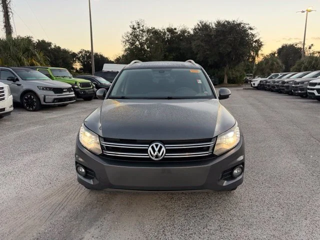Used 2016 Gray Volkswagen SE image 9