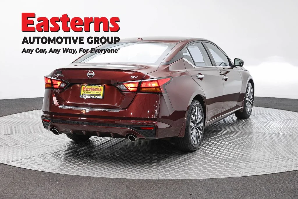 Used 2023 Red Nissan 2.5 SV image 5