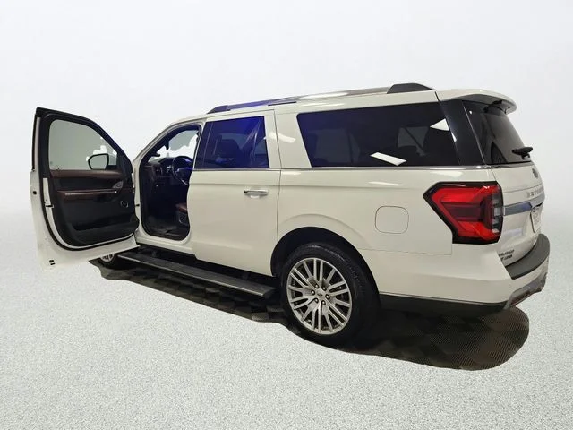 Used 2022 White Ford Limited image 17