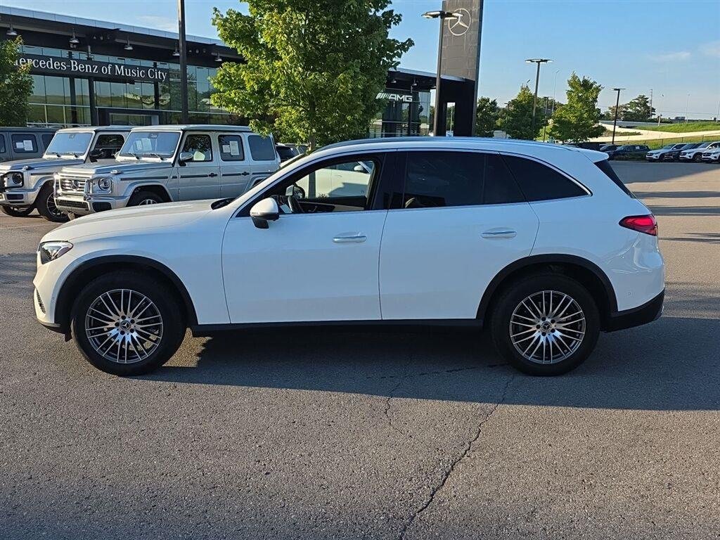 Certified Used 2025 Polar White Mercedes-Benz GLC 300 image 5