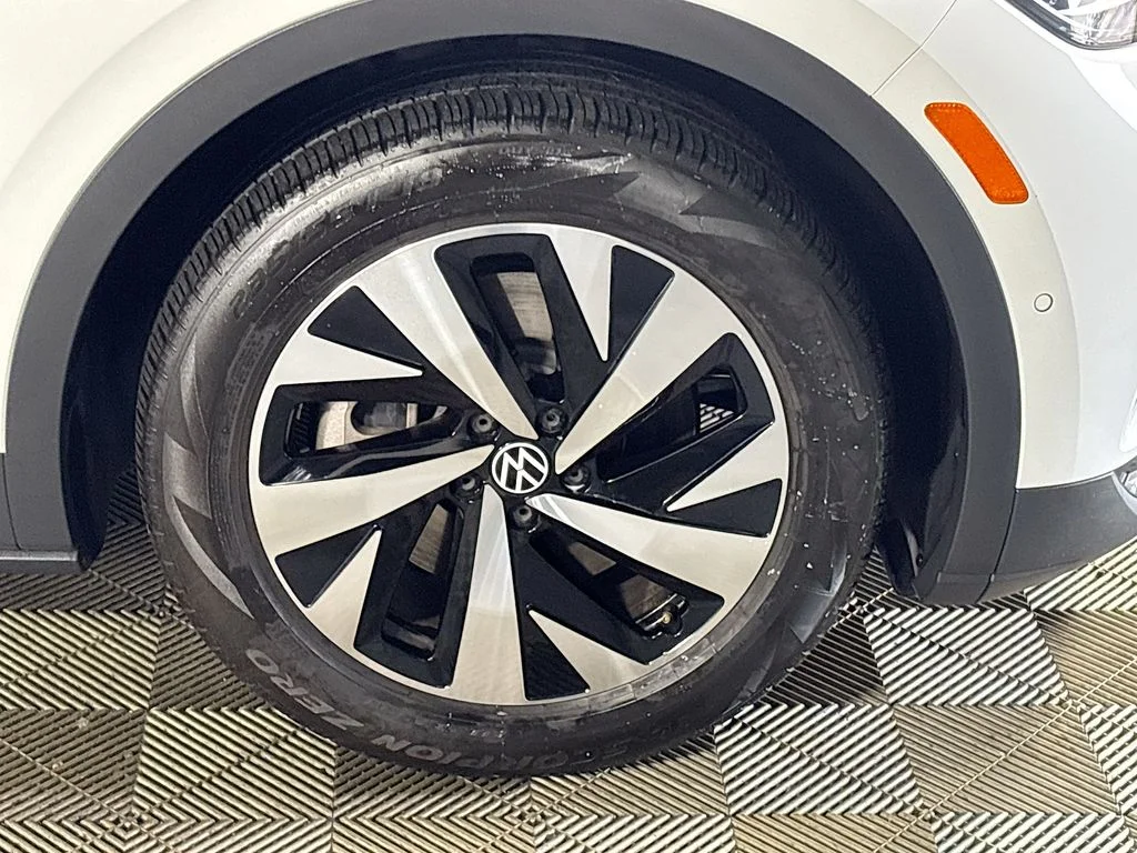 Certified Used 2024 White Volkswagen Standard image 25