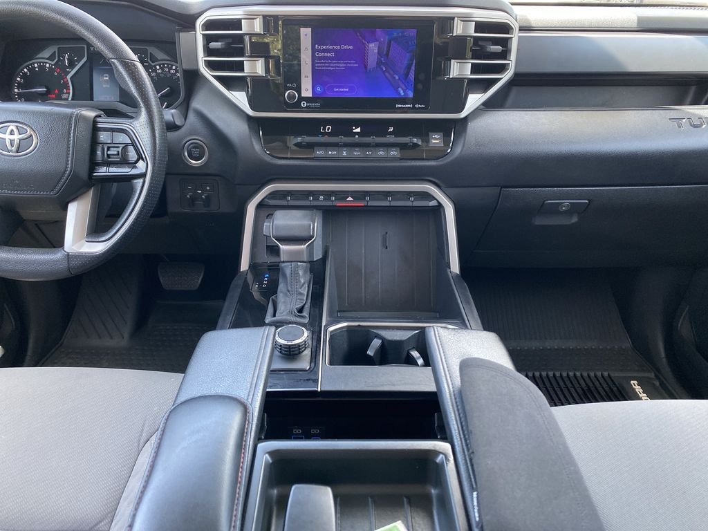 Used 2022 White Toyota SR5 image 18