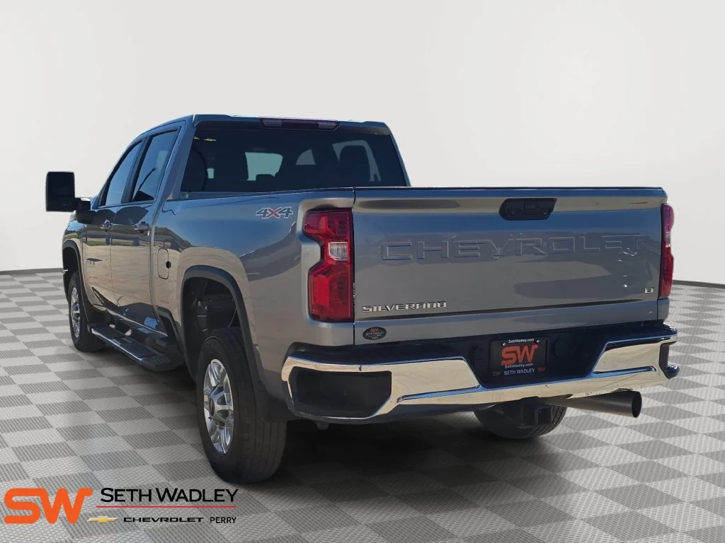 Used 2025 Sterling Gray Metallic Chevrolet LT image 5