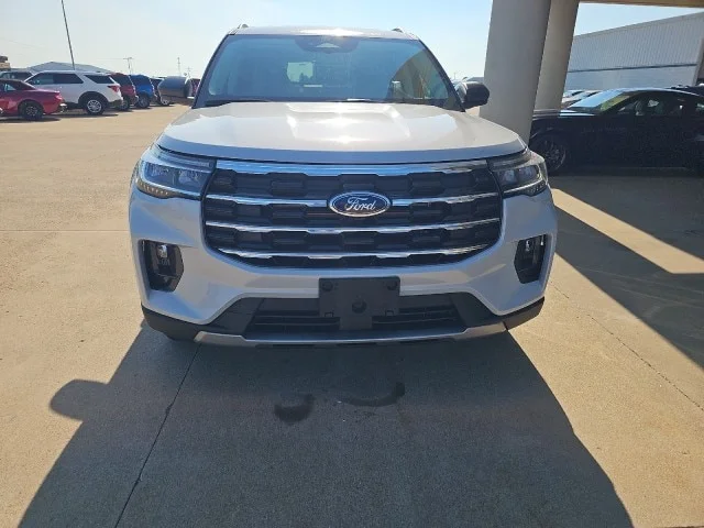 New 2026 Space White Metallic Ford Active image 37