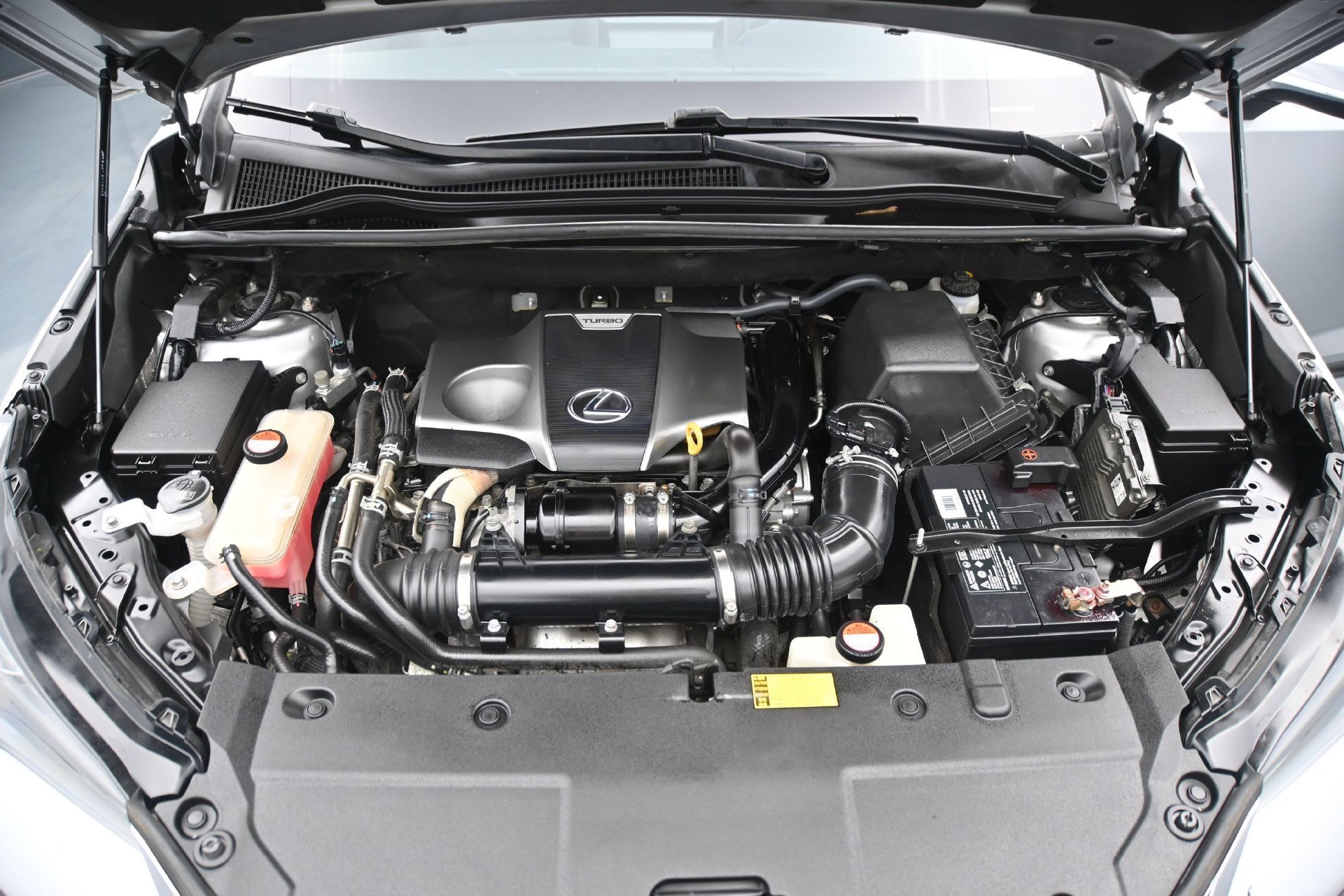 Used 2015 Silver Lexus 200t image 33