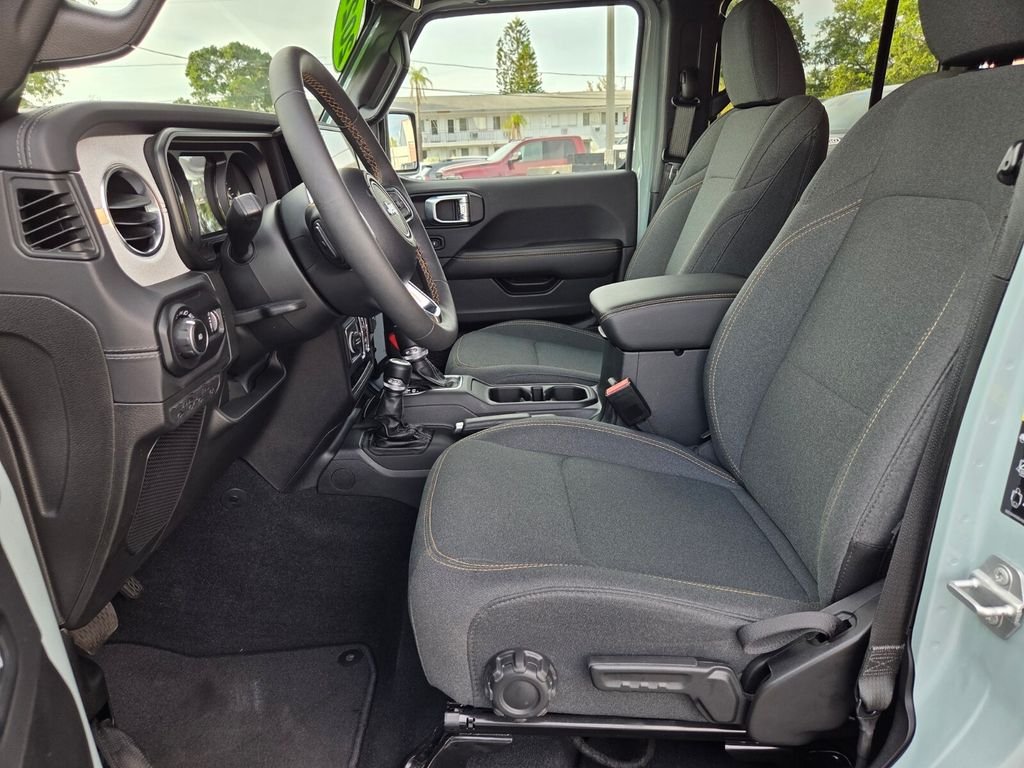 Used 2024 Gray Jeep Sahara image 11