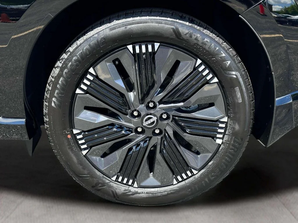New 2026 Super Black Nissan Platinum image 12