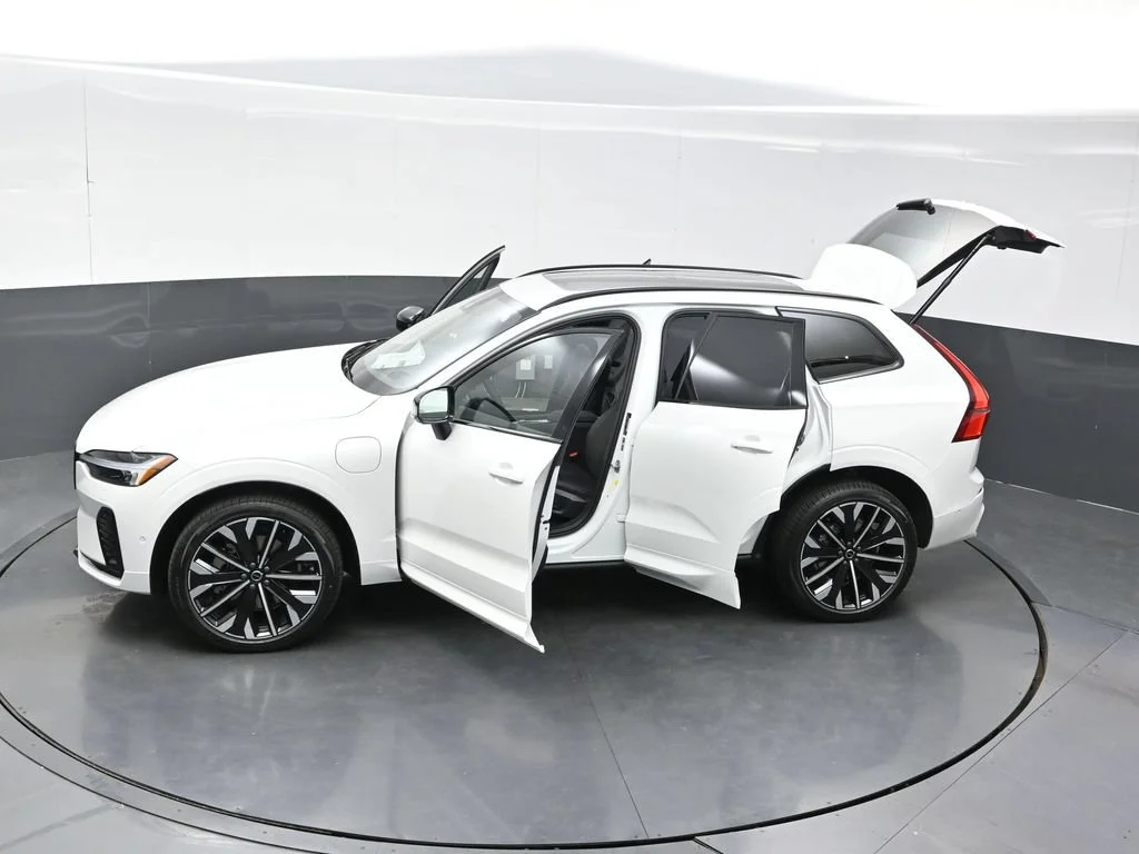 New 2027 Crystal White Volvo T8 Ultra image 41