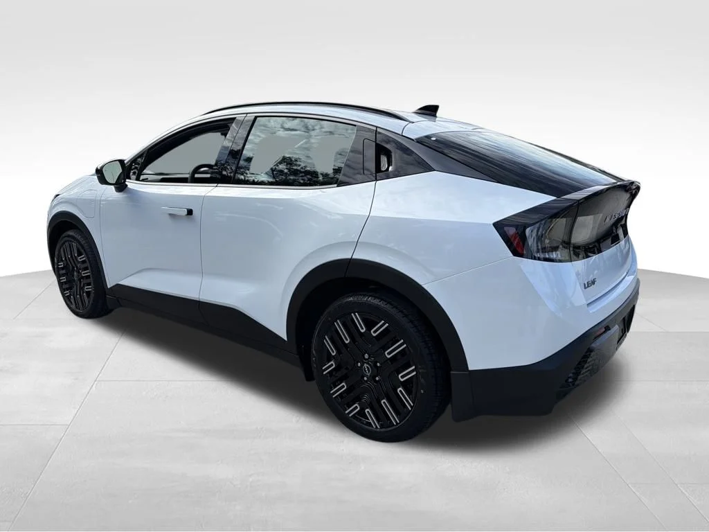 New 2026 White Nissan PLATINUM+ image 5