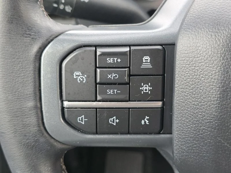 Certified Used 2023 Oxford White Ford XLT image 17